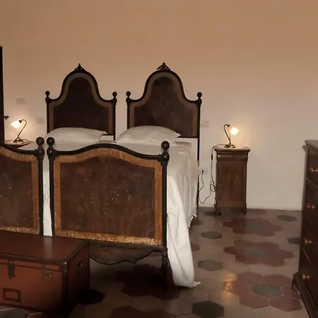 Podere Pradarolo Farm stay Varano de' Melegari
