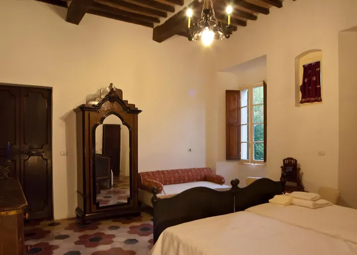 Lantgård Podere Pradarolo Varano deʼ Melegari